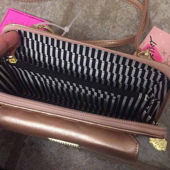 NWT Betsey Johnson crossbody purse - Picture 3 of 6